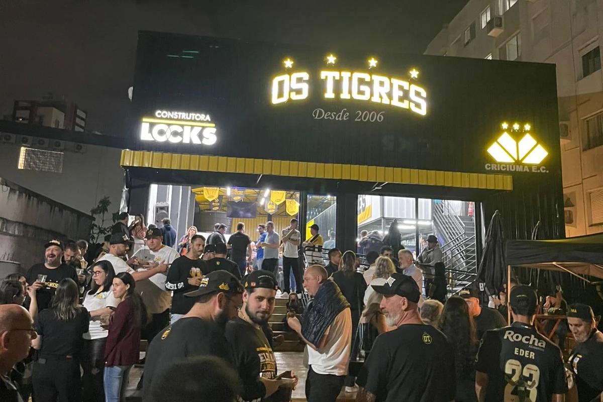 Com a presença de torcedores, ex-jogadores e dirigentes, sede da torcida Os Tigres é apresentada