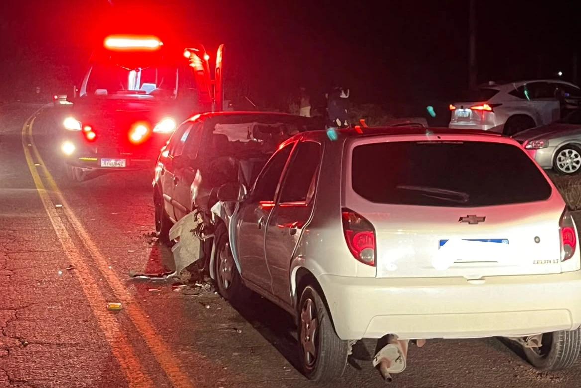Colisão frontal entre dois carros deixa dois feridos na SC-108