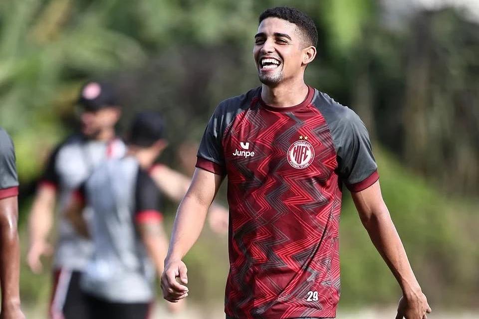 Volante celebra primeiro gol pelo Hercílio Luz em goleada de 6 a 0: 'fruto de muito trabalho'
