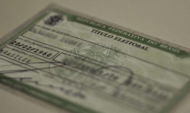 Termina hoje prazo para tirar versão impressa do título eleitoral