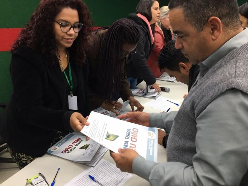 Prefeitura entrega 50 escrituras de imóveis a famílias de Criciúma nesta quarta-feira