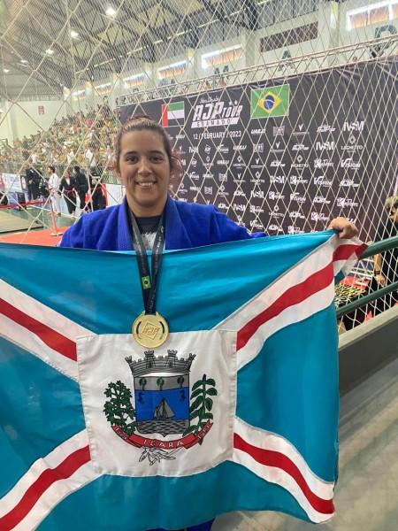 Lutadora içarense de jiu-jitsu conquista primeiro lugar em competição internacional