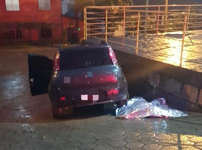 Ciclista de 56 anos morre atropelado após carro aquaplanar na SC-108 em Urussanga