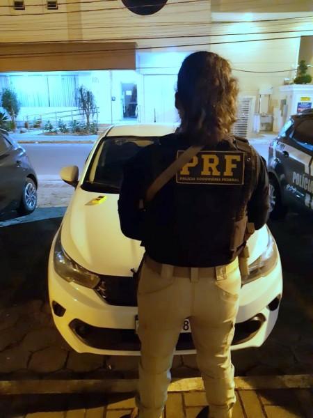 PRF prende casal suspeito de aplicar golpes com máquinas de cartão na BR-101