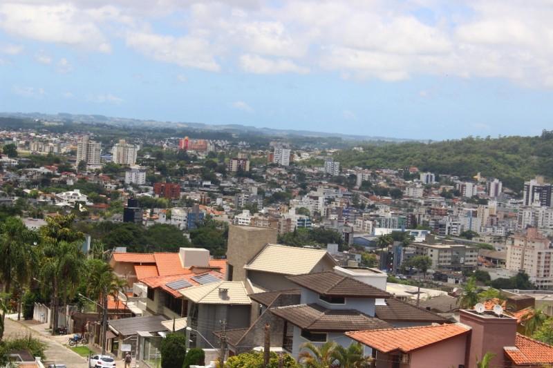 Sol, chuva e calor: primeiro fim de semana de dezembro terá clima instável na região carbonífera
