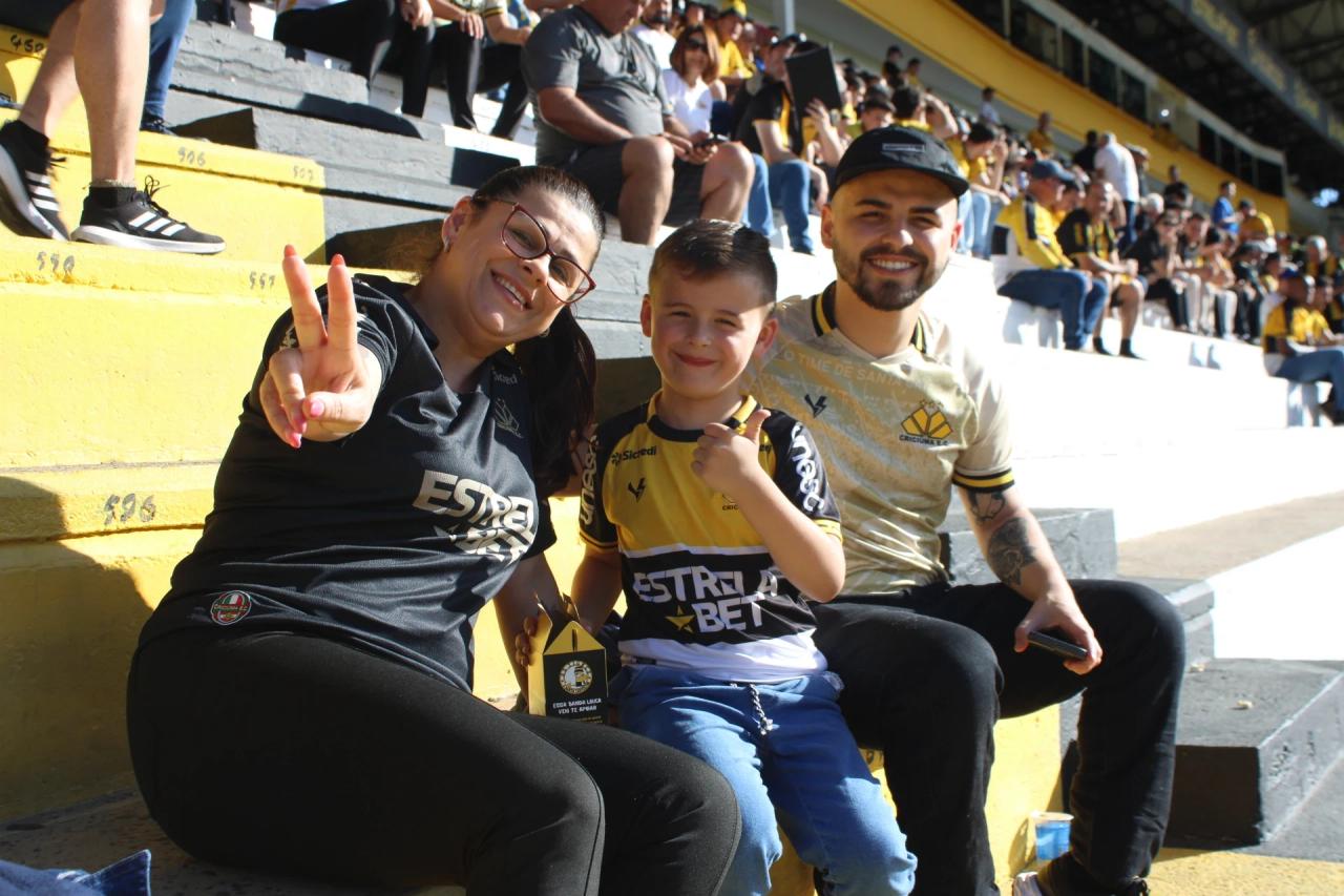 Vídeo: prefeito convoca criciumenses para vestirem camisas do Tigre nesta sexta-feira