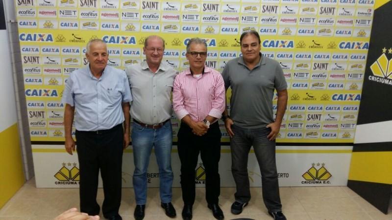 Robson Izidro fica no Criciúma