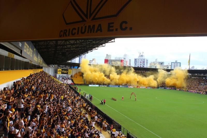 Recorde de público: Quase 15 mil torcedores vibram com vitória do Criciúma; confira fotos