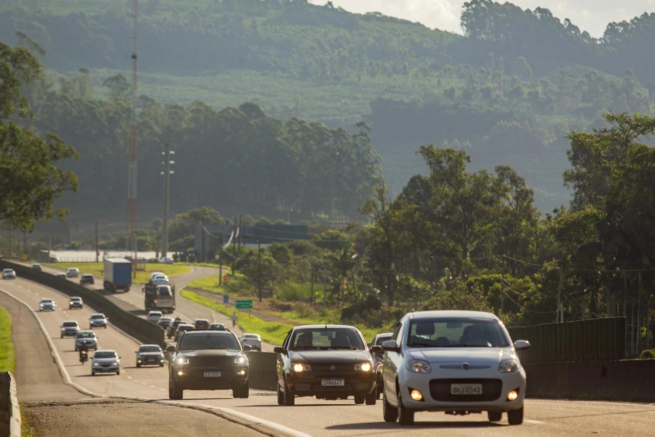 Feriado do Trabalhador: mais de 790 mil veículos devem trafegar pela BR-101