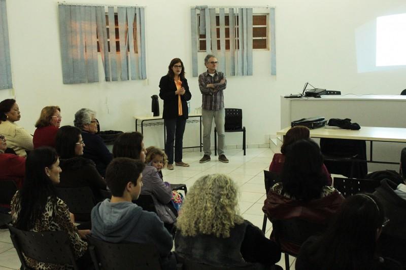 Artesãos se reúnem em oficina do Sebrae