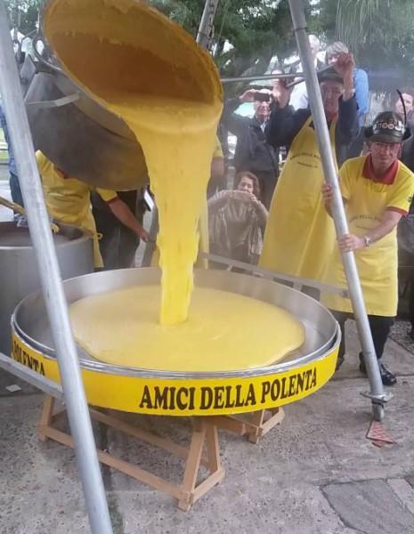 Famoso no tombo da polenta, Grupo Amici Della Polenta promove festa oficial