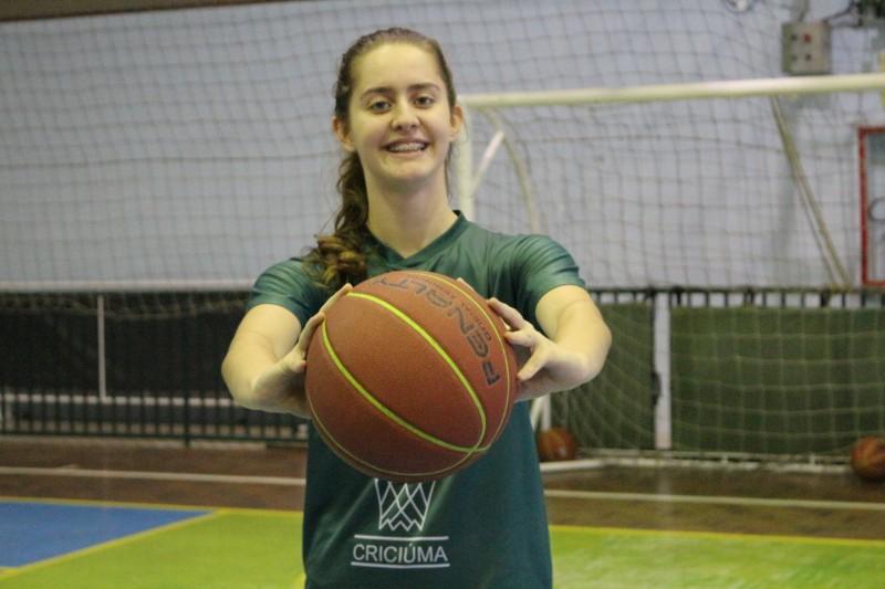 Atleta de basquete Satc/FME é convocada para Seleção Brasileira