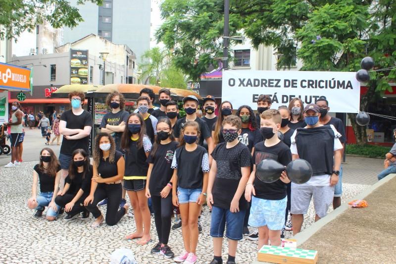 Na Praça Nereu Ramos, enxadristas realizam nova manifestação contra troca de treinadores