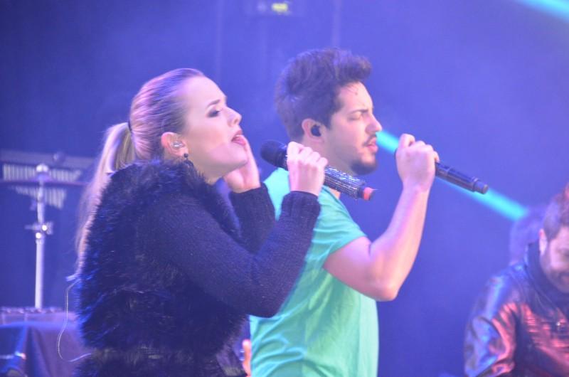 Shows embalam segundo dia da Festa do Vinho