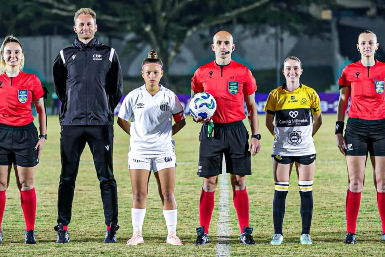 Meninas Carvoeiras sofrem derrota para o Santos no Campeonato Brasileiro
