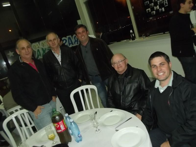 RF- Sul Caminhões confraterniza jantar com clientes e colaboradores