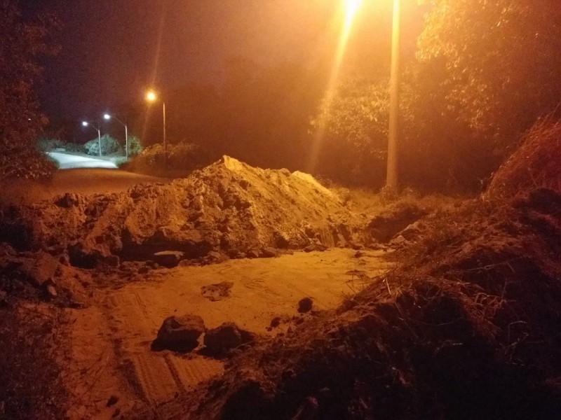 Moradores de Balneário Torneiro contestam bloqueio de acesso para Balneário Rincão 