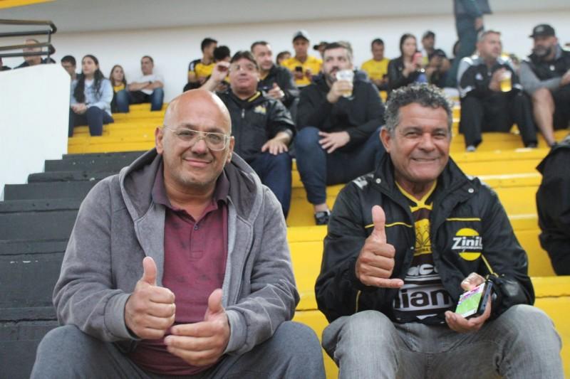 Galeria Carvoeira: em noite chuvosa, mais de 8 mil torcedores assistem empate entre Criciúma e Bahia