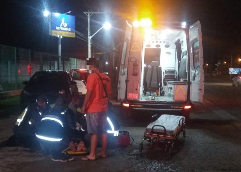 Motociclista é hospitalizado após colisão com carro no bairro Portinho