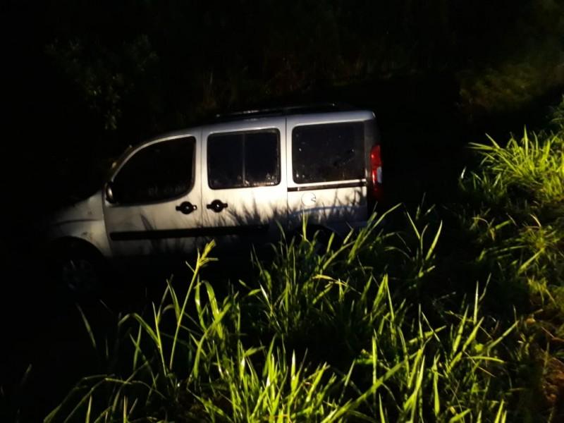 Após saída de pista, quatro pessoas são encaminhadas ao hospital 