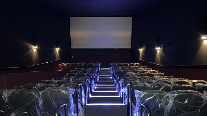 Cinema do Shopping Della reabre com Adão Negro