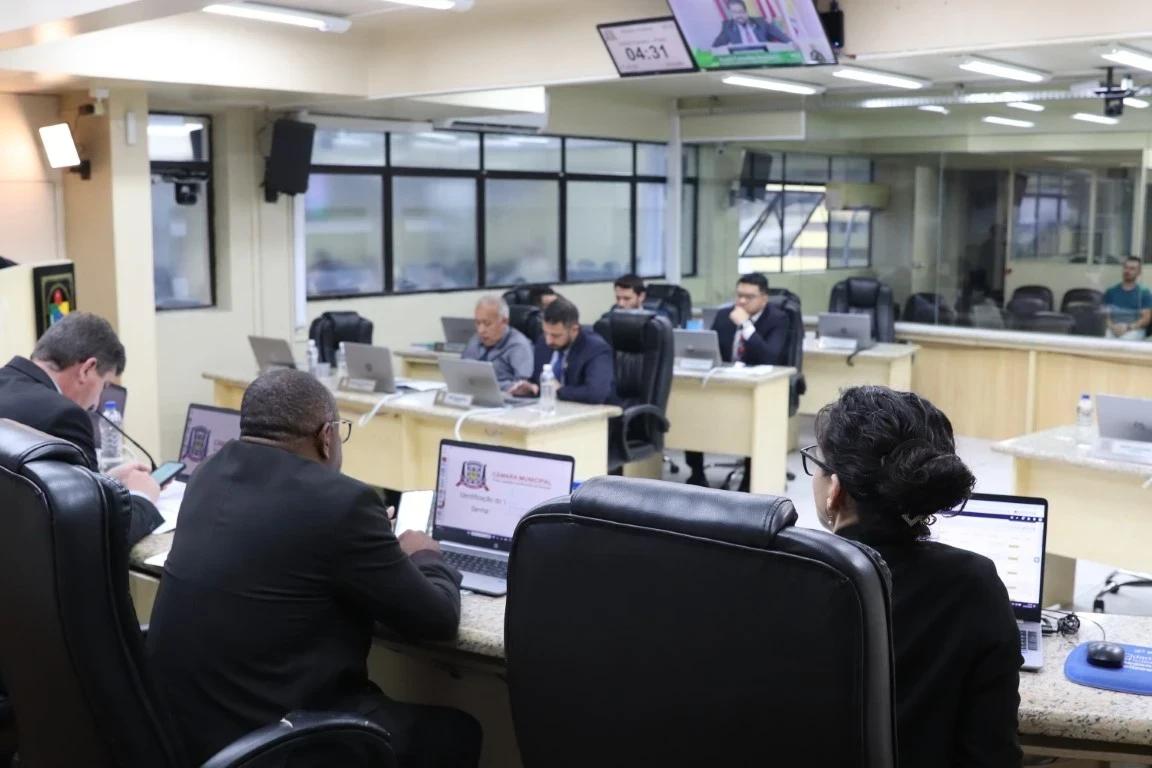 Legislativo descarta obrigatoriedade de desfibriladores em academias de Criciúma