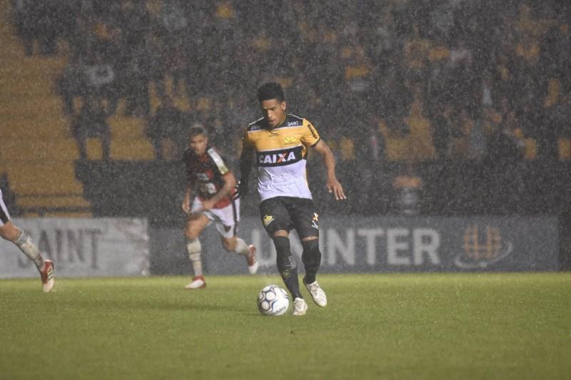 Ex-Paraná, Victor Feijão está Invicto e com retrospecto de gols contra o Londrina 
