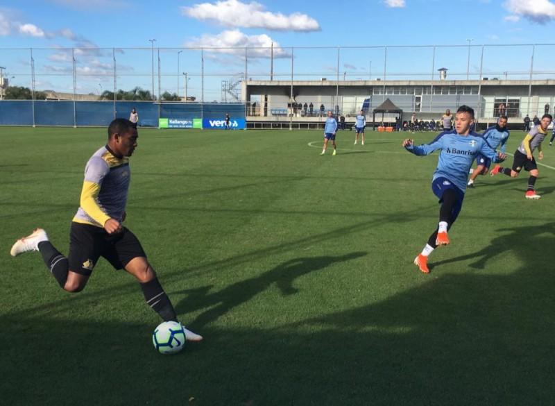 Em último jogo-treino antes da reestreia na Série B, Criciúma perde para o Grêmio