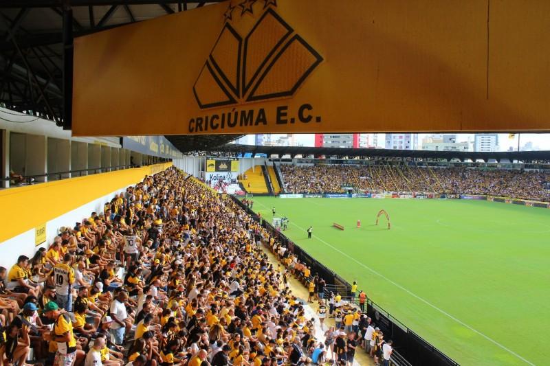 Com marca histórica de sócios, Criciúma suspende novas adesões