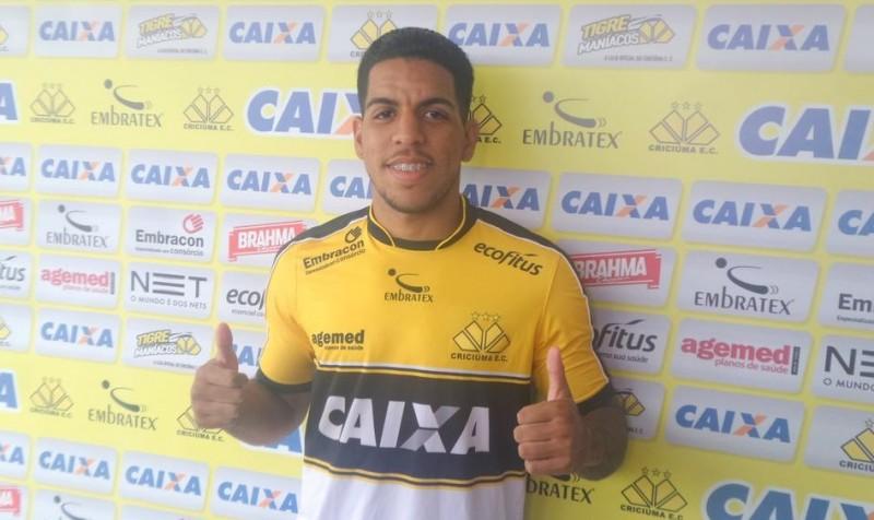 Yuri feliz em vestir a camisa do Tigre: ‘Oportunidade da minha vida’