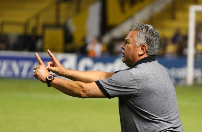 Restou secar Londrina e Figueirense para chegar vivo na última rodada 