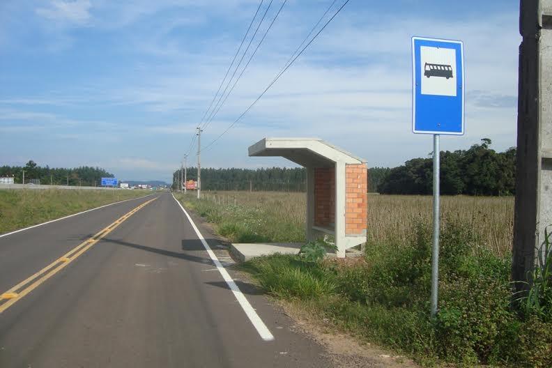 Às margens da 101, lote 29 ganha abrigos para usuários do transporte coletivo