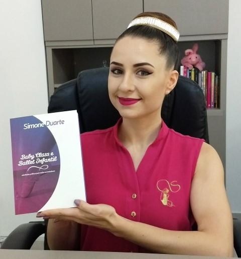 Livro aborda atividades práticas para auxiliar professoras de dança