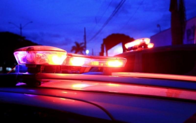 Homem é encontrado morto dentro de veículo em Orleans