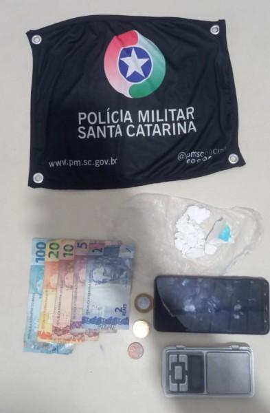 Dois são presos por tráfico de drogas e associação para o tráfico em Criciúma