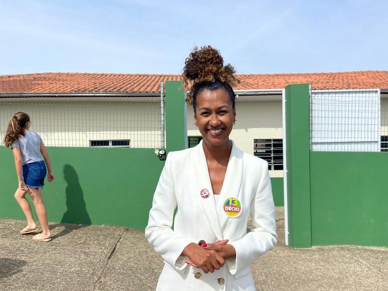 Bia Vargas, candidata a vice-governadora pelo PSB, votou em Içara na manhã deste domingo