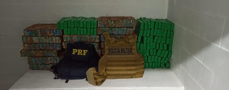 Trio é preso com 250 quilos de maconha na BR-101
