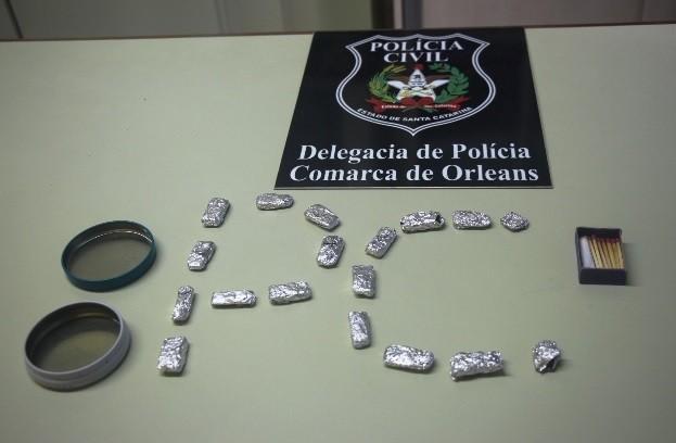 Estudante é preso por tráfico de drogas na escola