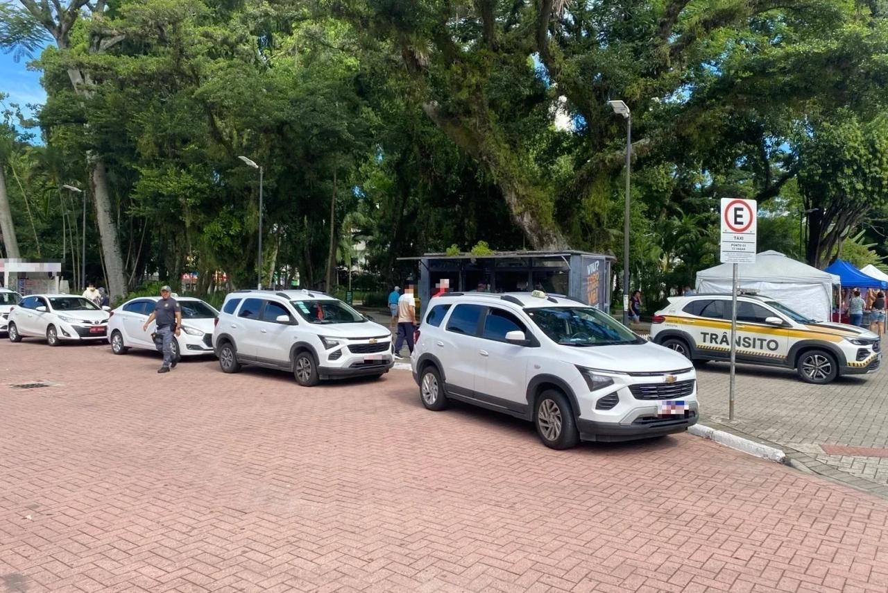 Em um mês, mais de 30 taxistas são abordados durante força-tarefa da DTT de Criciúma
