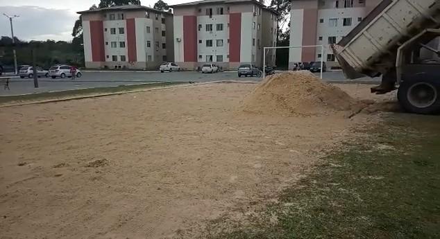 Moradores fazem mutirão de limpeza no Residencial San Diego
