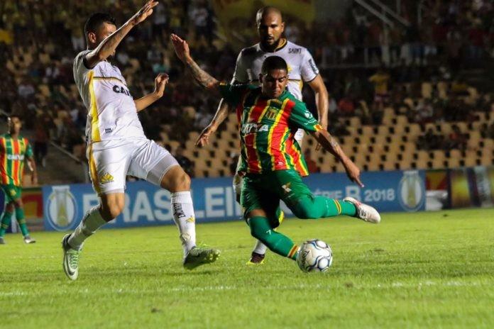 Criciúma vence fora e encerra turno fora da zona de rebaixamento