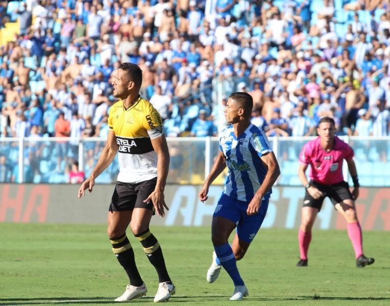 Avaí x Criciúma: clássico de opostos na Série B 