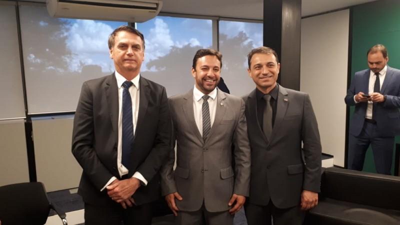 Bolsonaro prestigia comitiva de SC depois da diplomação