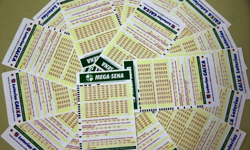 Mega-Sena acumula em R$ 28 milhões; aposta de Brusque acerta quina e leva mais de R$ 120 mil