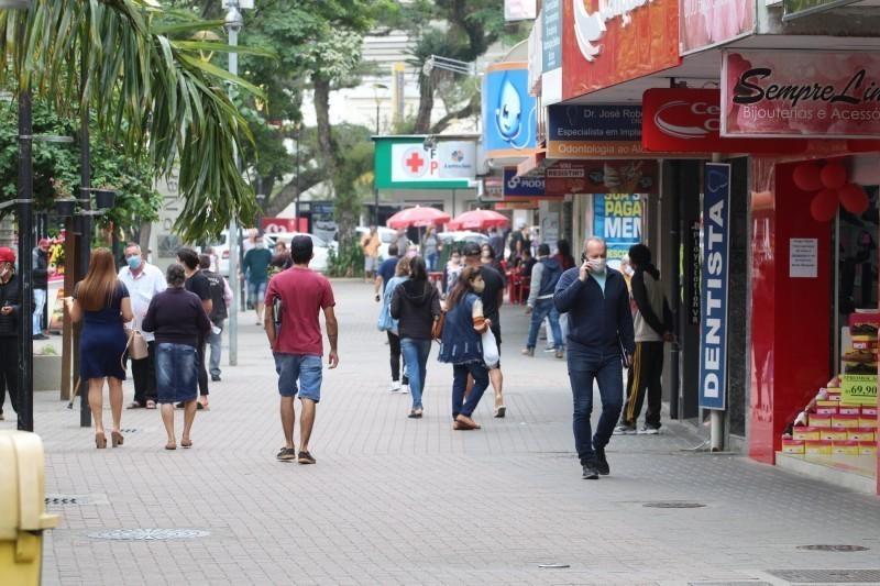 Comércio de Criciúma aberto até as 17 horas deste sábado