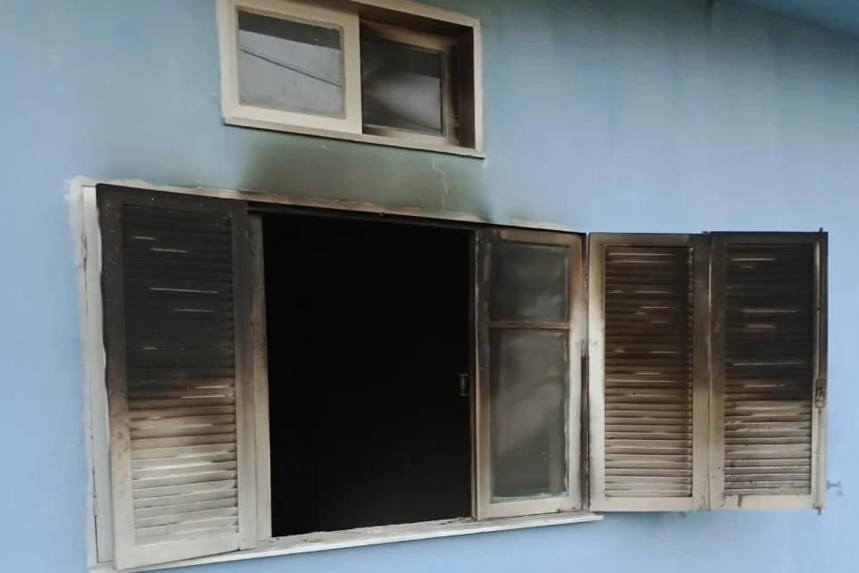 Morador fica ferido em incêndio no município de Pescaria Brava