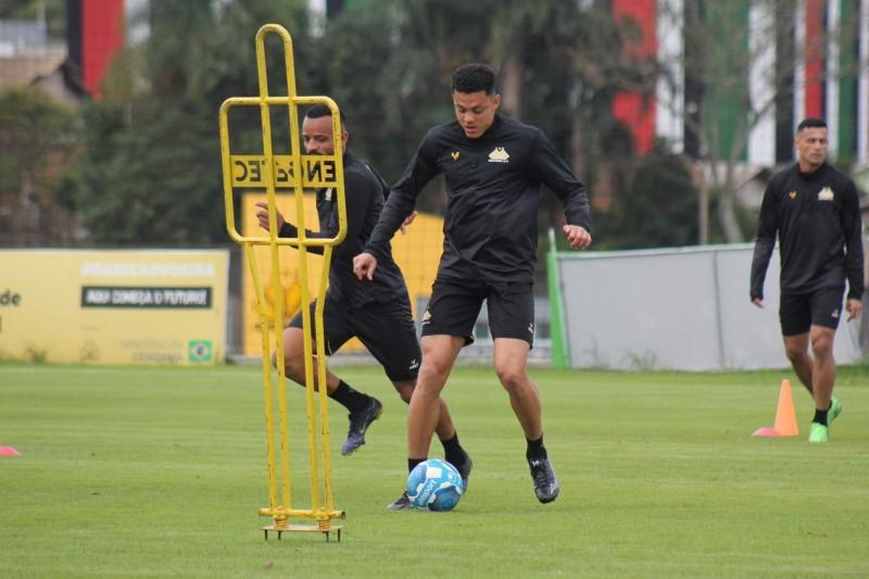 Criciúma faz último treino antes de viajar para enfrentar o Sport