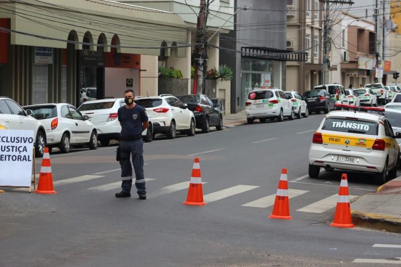 Em Criciúma, avenida Getúlio Vargas fechada até o fim da apuração dos votos
