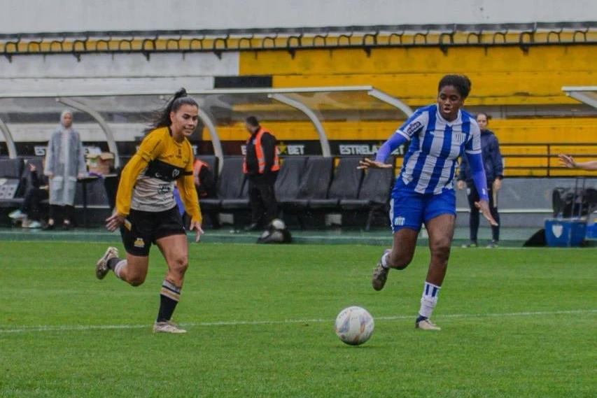 Meninas Carvoeiras saem na frente, mas deixam Leão empatar