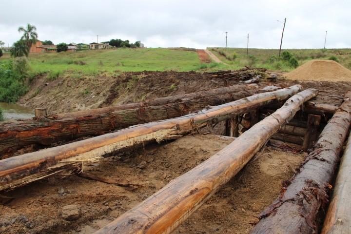 Ponte do bairro Tereza Cristina, em Içara, está em fase de conclusão
